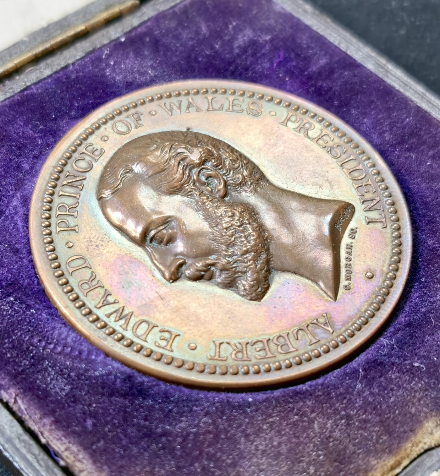 甄臻铺-世界币章拍卖（第52期），甄品场拍品征集中，送拍享返佣金等优惠多多