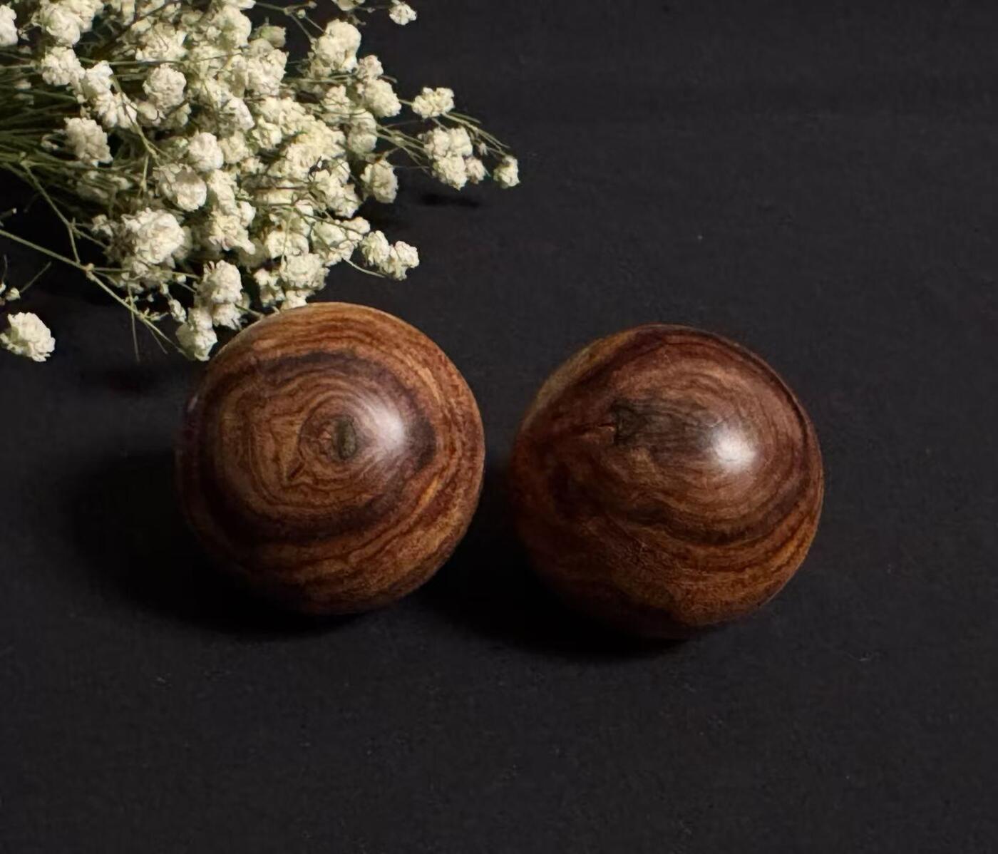 零元拍：  对眼海南黄花梨大手球一对，尺寸：45MM