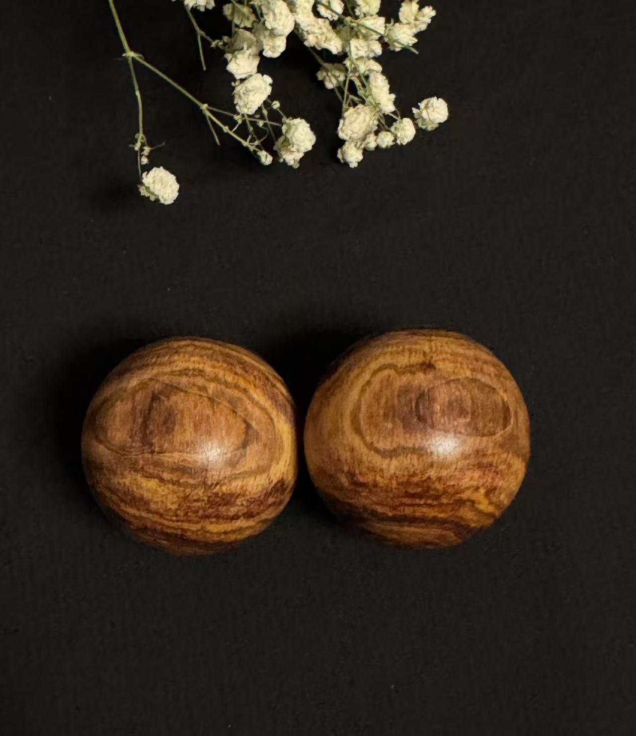 零元拍：  对眼海南黄花梨大手球一对，尺寸：45MM