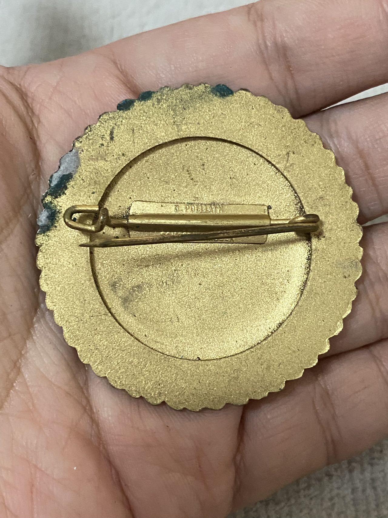 德国苏联勋章奖章年初拍卖 本次高价值物品较多 德因原因只上2-3图 具体的想要的请联系我要完整图。都经过讨论未标明则全部是原品，保真 放心拍。3月4日晚上九点结束在麦稀奇 找不到的加我qq或者微信都是184277308备注苏章拍卖。 珍爱和平 德 1941年蒂罗尔大区射击成就章（小口径步枪项目，金质带橡叶版） 做工非常精美  Carl Poellath（卡尔·波拉特） 生产， 珐琅完整  品相如图 实物实拍，所见即所得，售出非真假问题不退不换