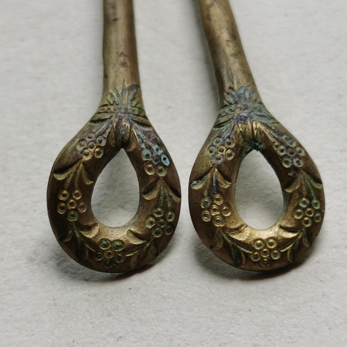 新年特惠专场 清末民国铜鎏金花纹发簪一对