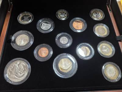 长老汇马年精选第五场拍卖 - 2018英国14枚精制币豪华套装，盒证全，实木盒，5000套