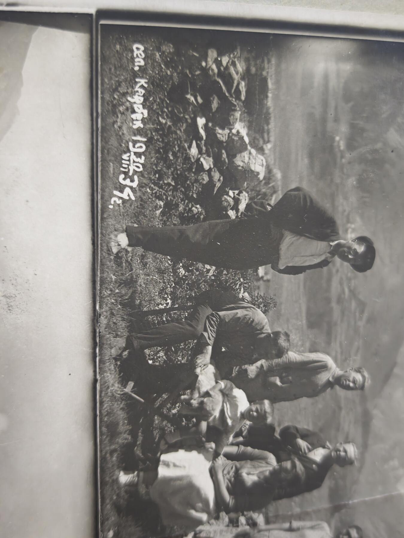 橙子收藏第四期 一本完整保存的苏联海军上校（一级舰长）个人纪念相册(78张)，时间跨度约为20世纪30年代至50年代，是记录一位苏联海军军官从二战到冷战初期军旅生涯与家庭生活的一手实物史料。