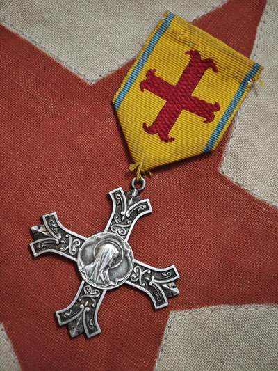橙子收藏第四期 法国阿拉斯教区圣奥梅尔-布洛涅十字勋章及宗教圣牌组(银质)