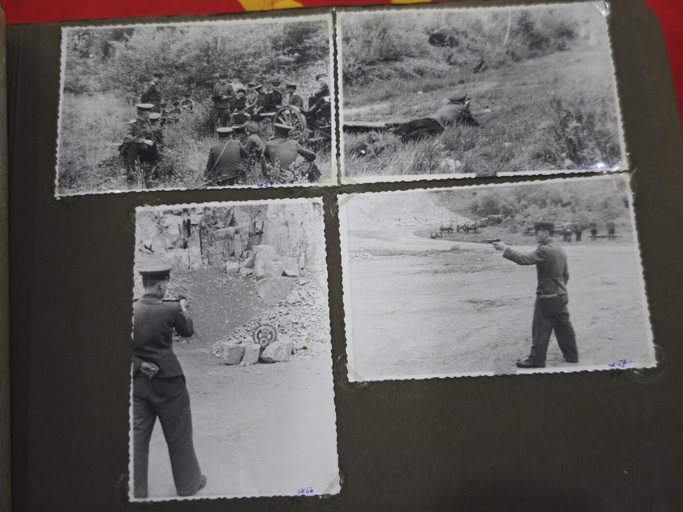 橙子收藏第四期 苏联陆军大尉，卫国战争前后期个人相册113张，伊万·瓦西里耶维奇战后驻守柏林，从农学青年蜕变为卫国战争铁血勇士的苏联英雄。他亲历卫国战争最惨烈的正面战场，凭浴血战功斩获早期上挂版一级卫国战争勋章、转轮版二级卫国战争勋章、红星勋章三枚核心战功勋章，及战功奖章、战胜德国奖章、攻克柏林奖章、英勇奖章四枚军功奖章