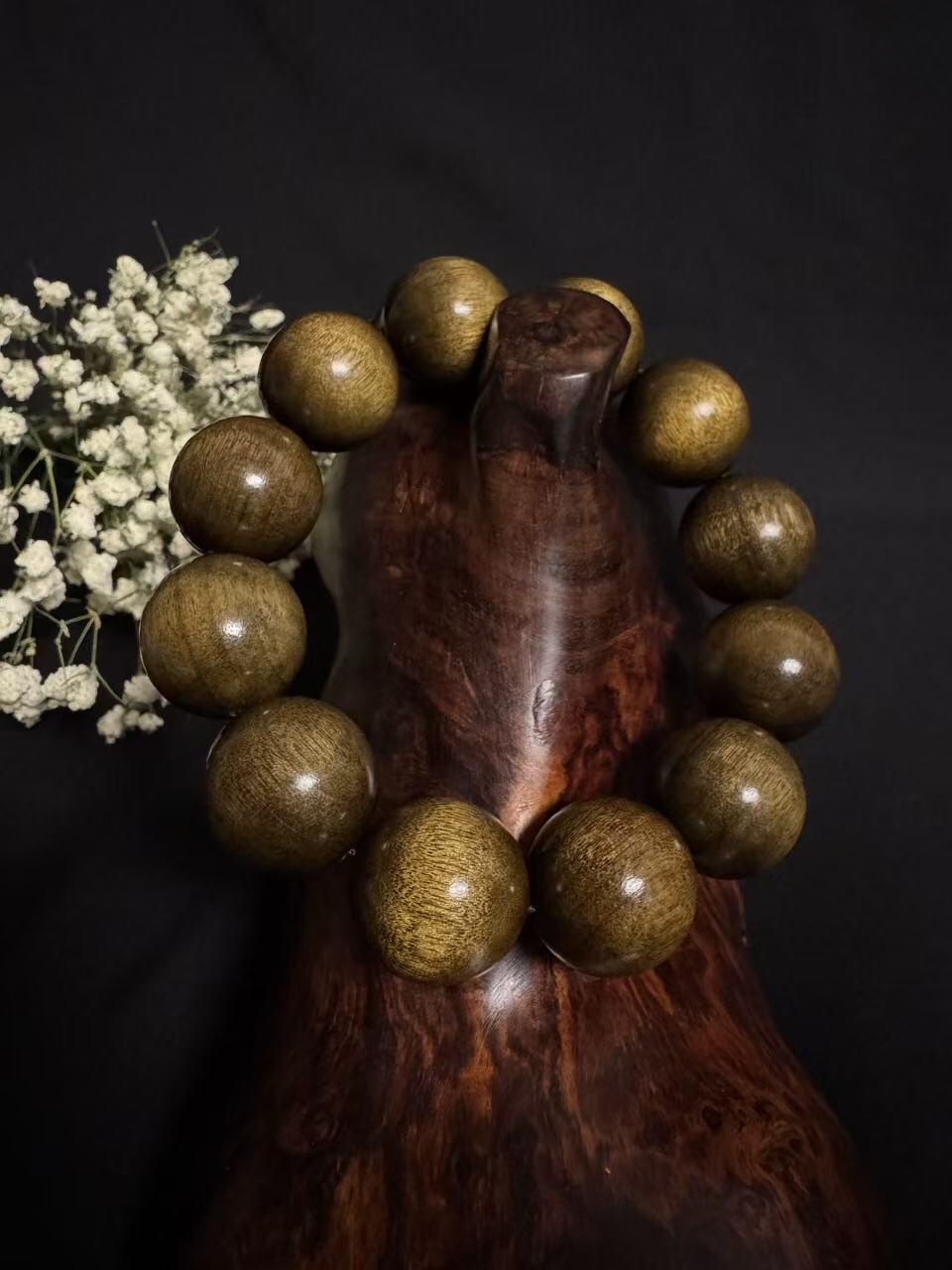 零元拍：金丝楠祖母绿手串，2.0。金丝满满，满手留香