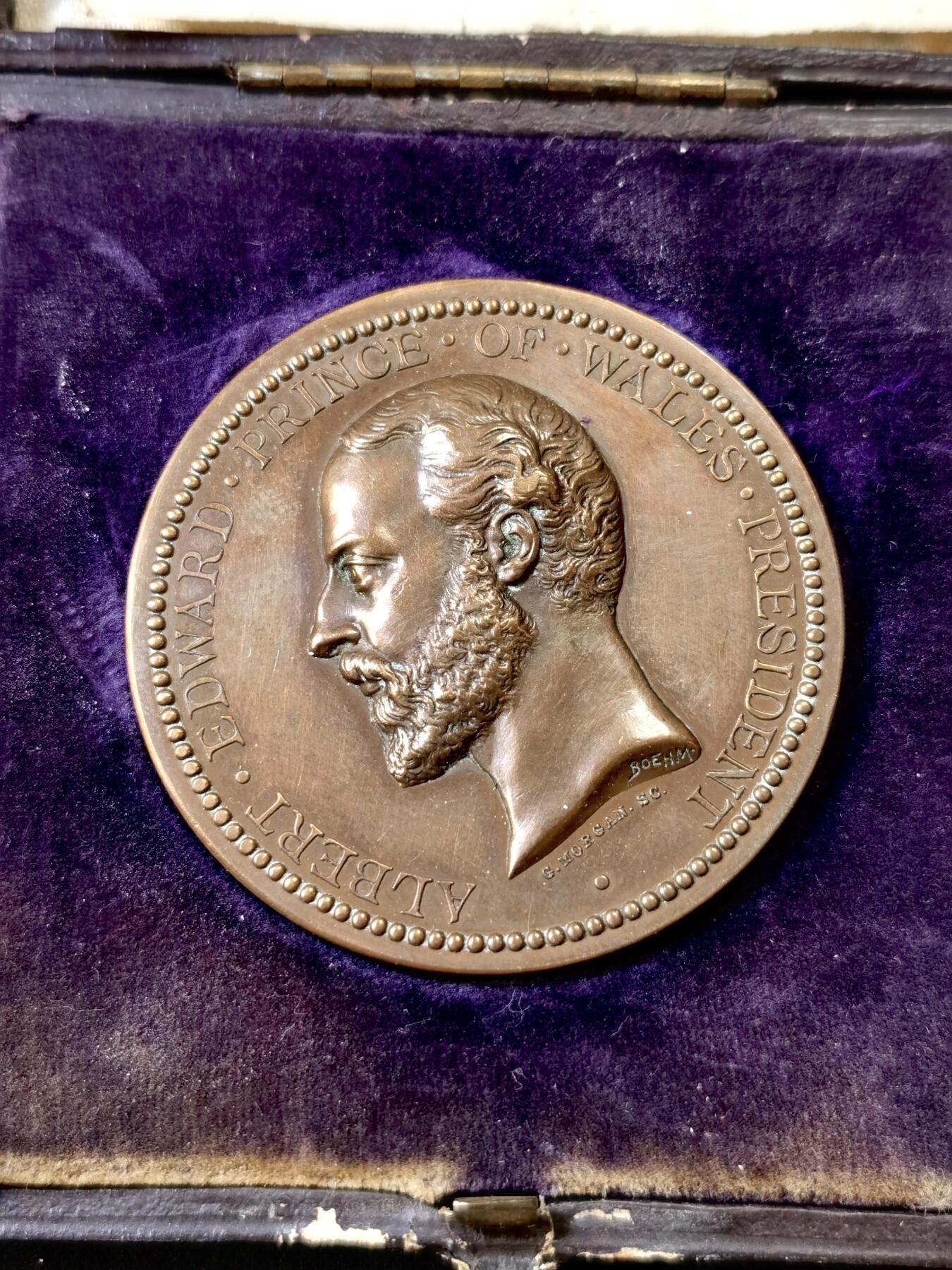 甄臻铺-世界币章拍卖（第52期），甄品场拍品征集中，送拍享返佣金等优惠多多