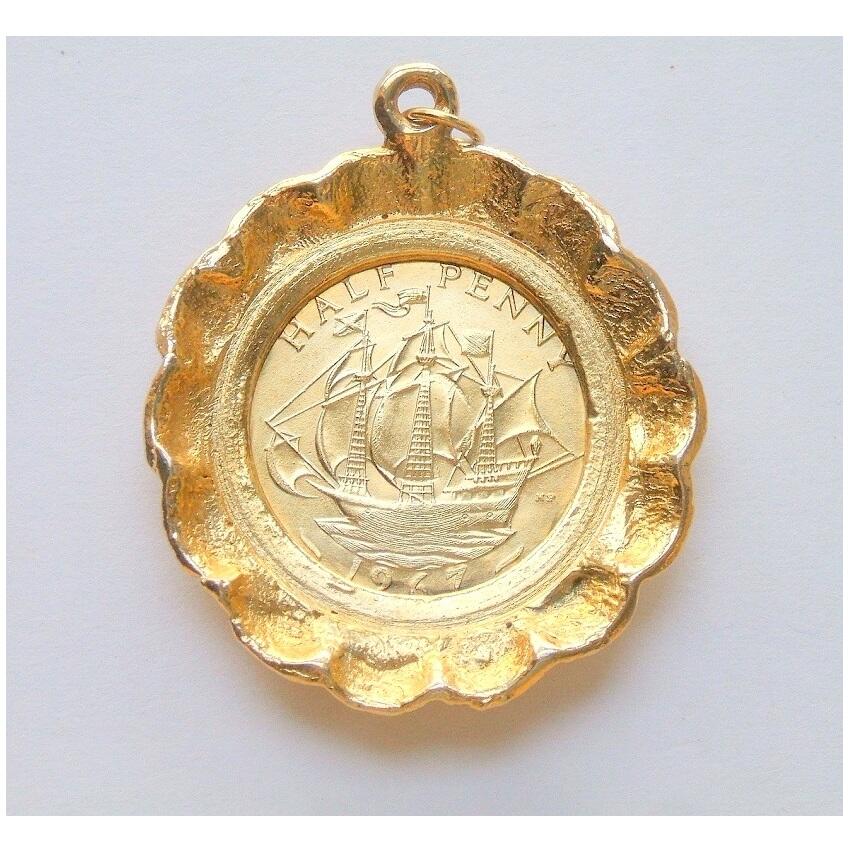 纯手工 英国1967年 伊丽莎白镀金高浮雕精制币章吊坠 40MM