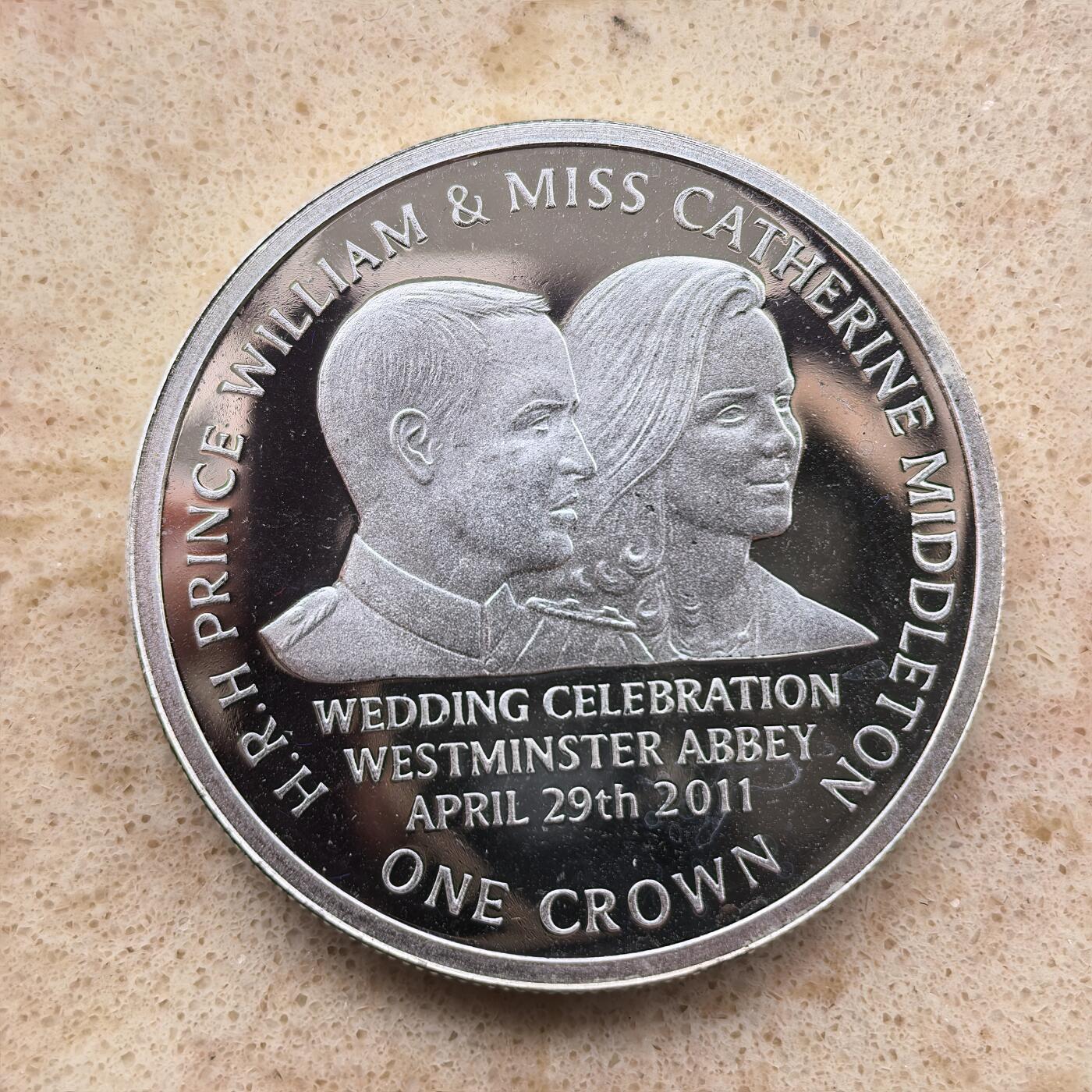 道一币馆币章第一百六十八场 原盒证 直布罗陀2011年英国威廉王子和凯特王妃世纪婚礼1克朗精制银币