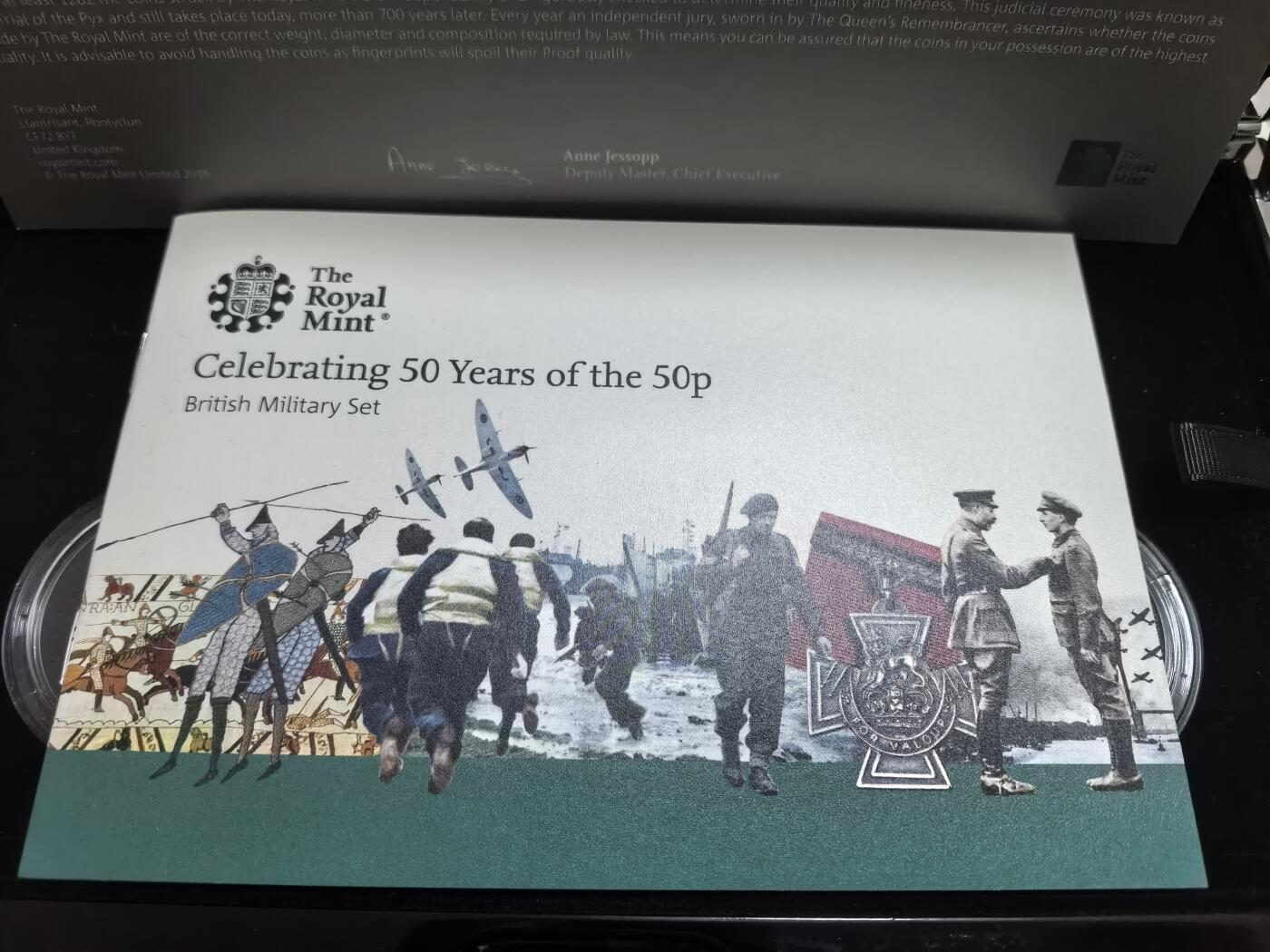 长老汇马年精选第五场拍卖 2019英国50便士发行50周年5枚精制加厚银币套装，军事版版，钢琴烤漆木盒，1969套