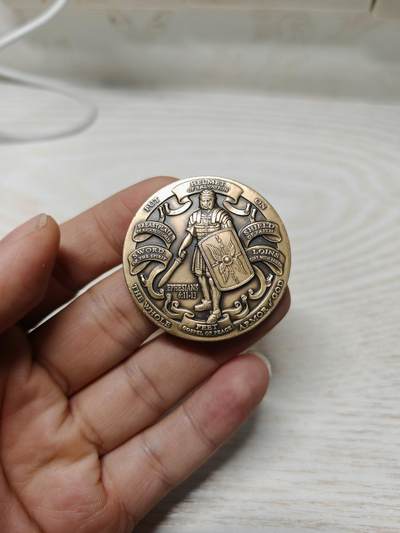 美国海军纪念章 正面罗马式铠甲的战士 背面美国海军的鹰锚 - 美国海军纪念章 正面罗马式铠甲的战士 背面美国海军的鹰锚