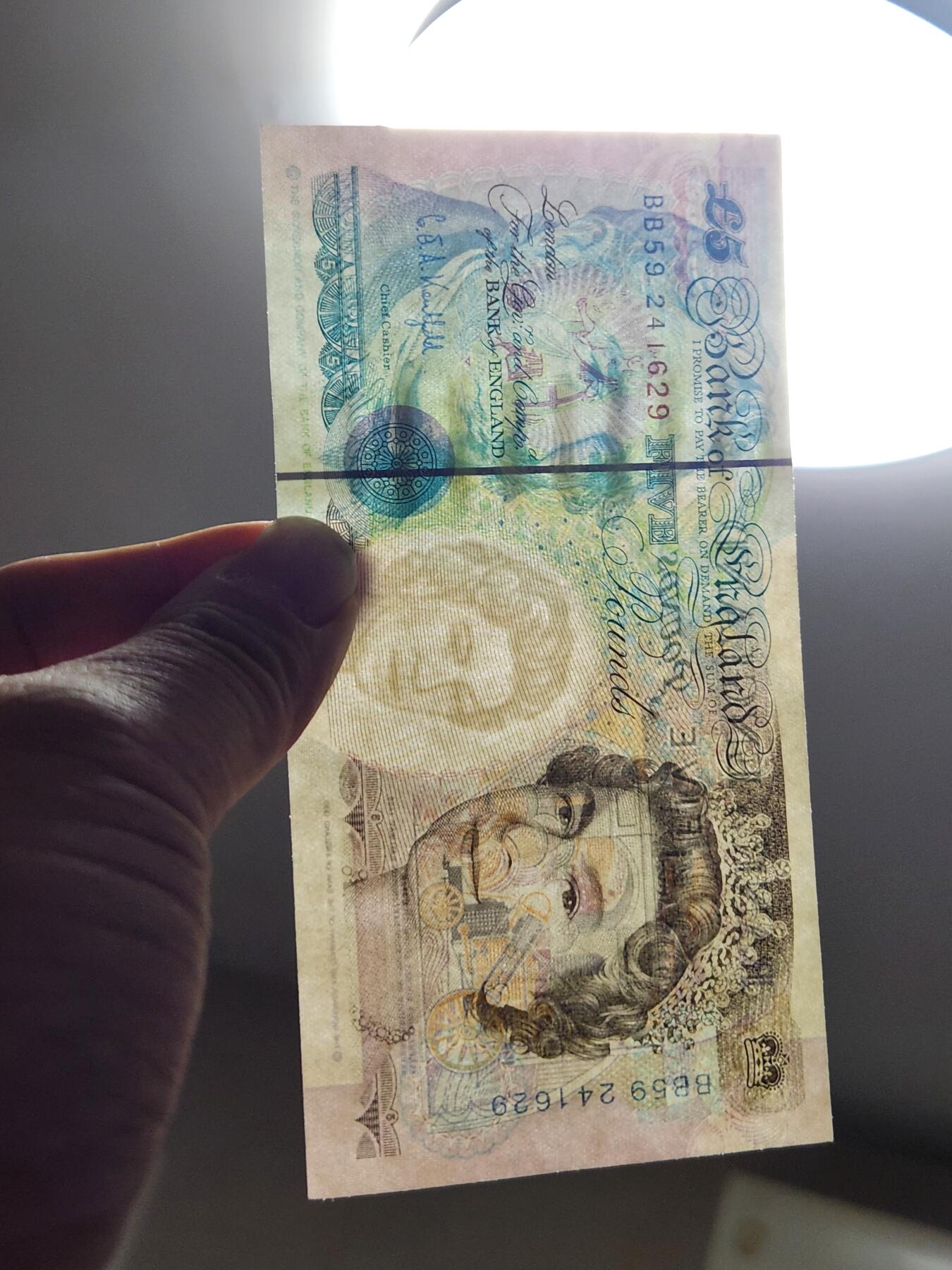 2月26号晚上8点 外国纸币自动截拍第31场 英国5英镑纸币史蒂芬森1997年香港回归版 近新