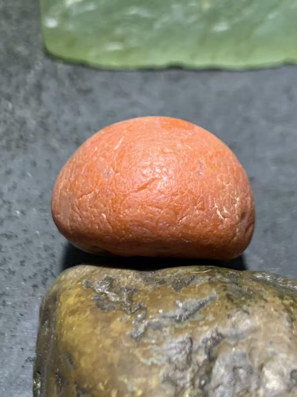 精美川料红白水冲籽南红玛瑙原石一颗