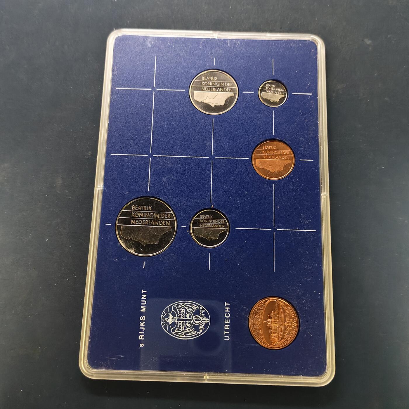 【全场包邮】纯粹捡漏拍506场-持续更新中 荷兰1983-1986年官方封装套币4套