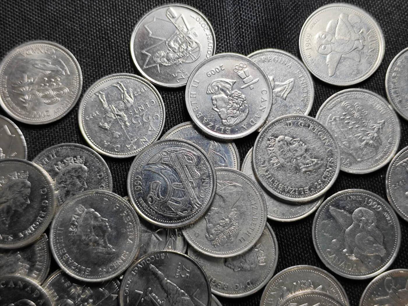 KK钱币收藏小铺   套币 批量/好品散币专场 2月预留时间 周末发货  加拿大25分纪念币一组61枚