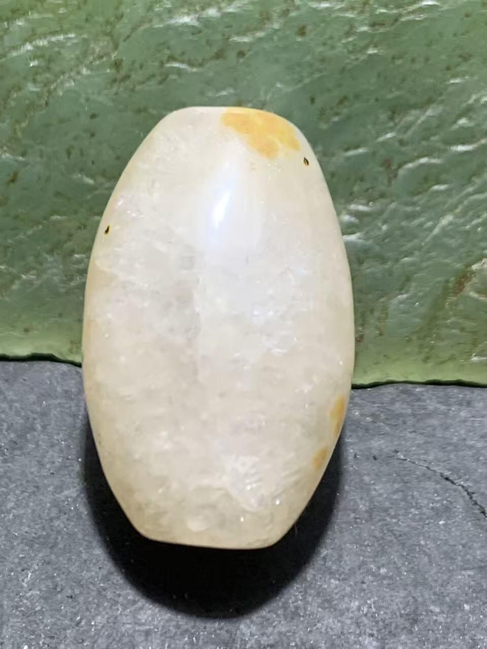 精美满冰飘战国红玛瑙随形勒子一颗！