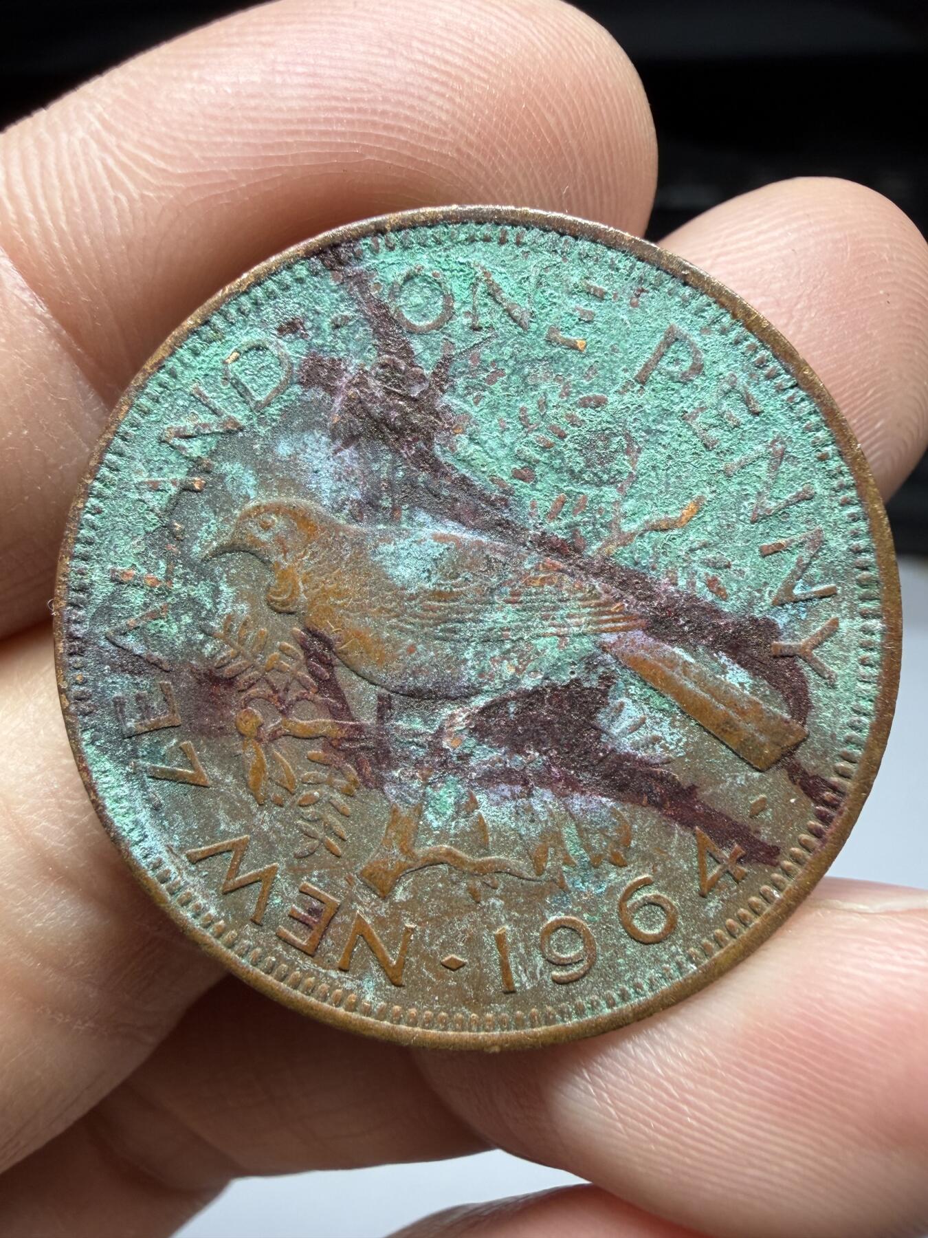 2026年集古藏今外币拍卖第二期-第9场—（总第309拍），可以寄存60天，满160元包邮。  1975年新西兰一便士