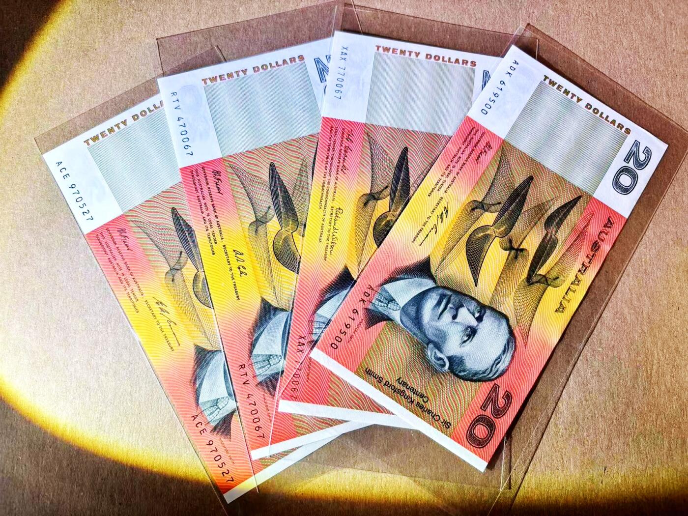 【Blue Auction】世界纸币精拍第788期——18级TOP拍卖/信誉/品质/专业/高效💫 【一组4 张 含无47 多种签名】澳大利亚 20元 UNC/UNC-