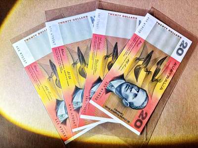 【Blue Auction】世界纸币精拍第788期——18级TOP拍卖/信誉/品质/专业/高效💫 - 【一组4 张 含无47 多种签名】澳大利亚 20元 UNC/UNC-