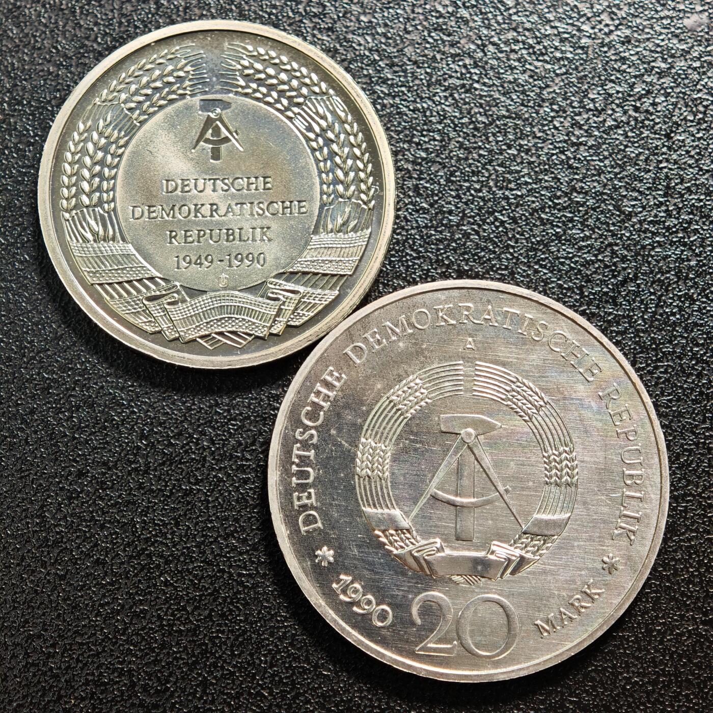 【德藏】世界币章拍卖第167期（拍品征集中~欢迎藏友联系） 2枚一组 1990年 东德柏林墙倒塌纪念章 直径约：28.8mm；重约：12.6g 及 1990年 东德两德统一20马克纪念银币