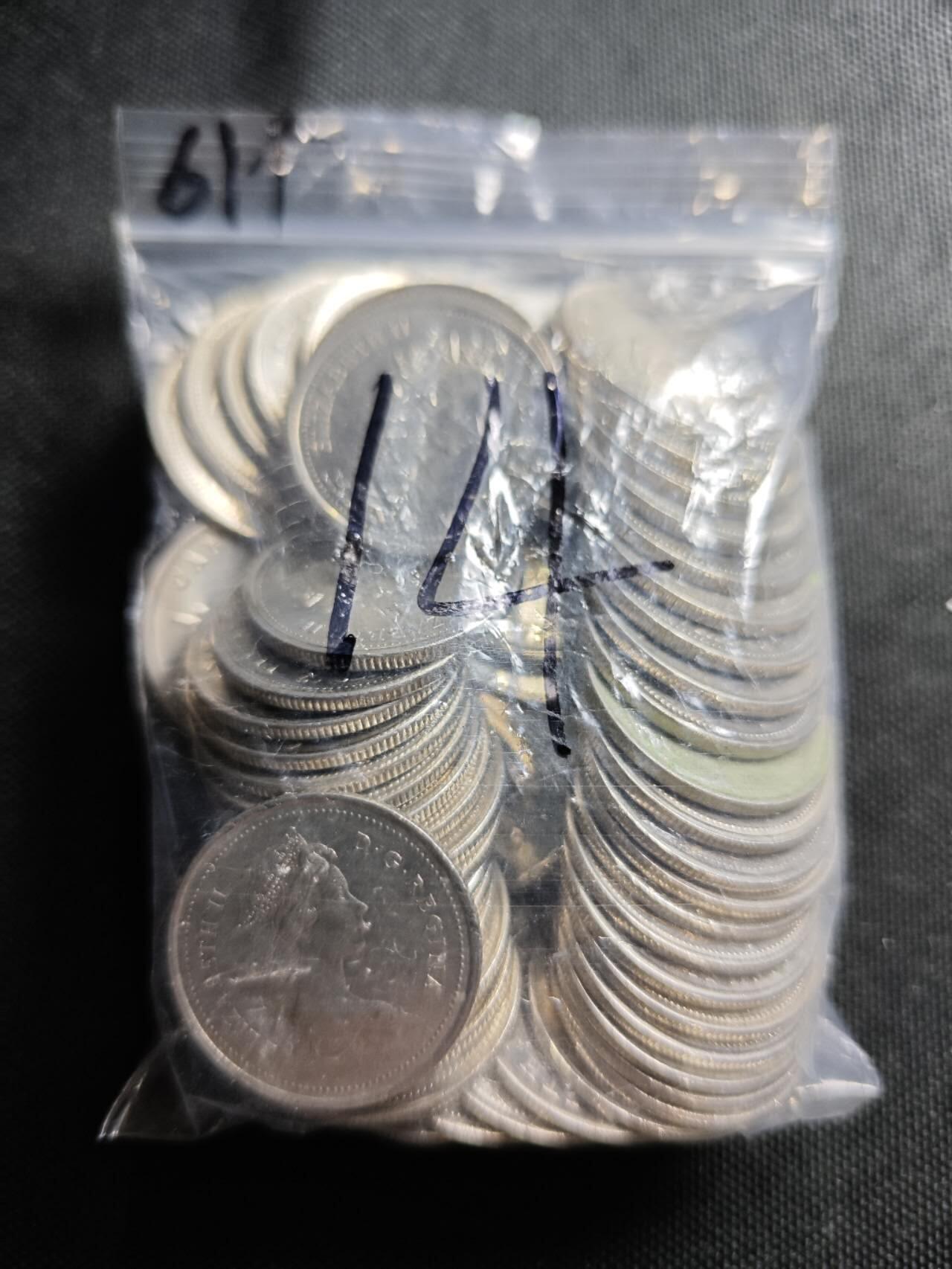 KK钱币收藏小铺   套币 批量/好品散币专场 2月预留时间 周末发货  加拿大25分纪念币一组61枚