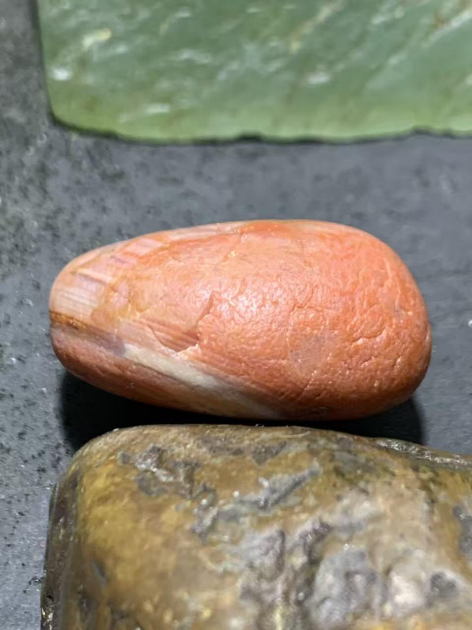 精美川料红白水冲籽南红玛瑙原石一颗