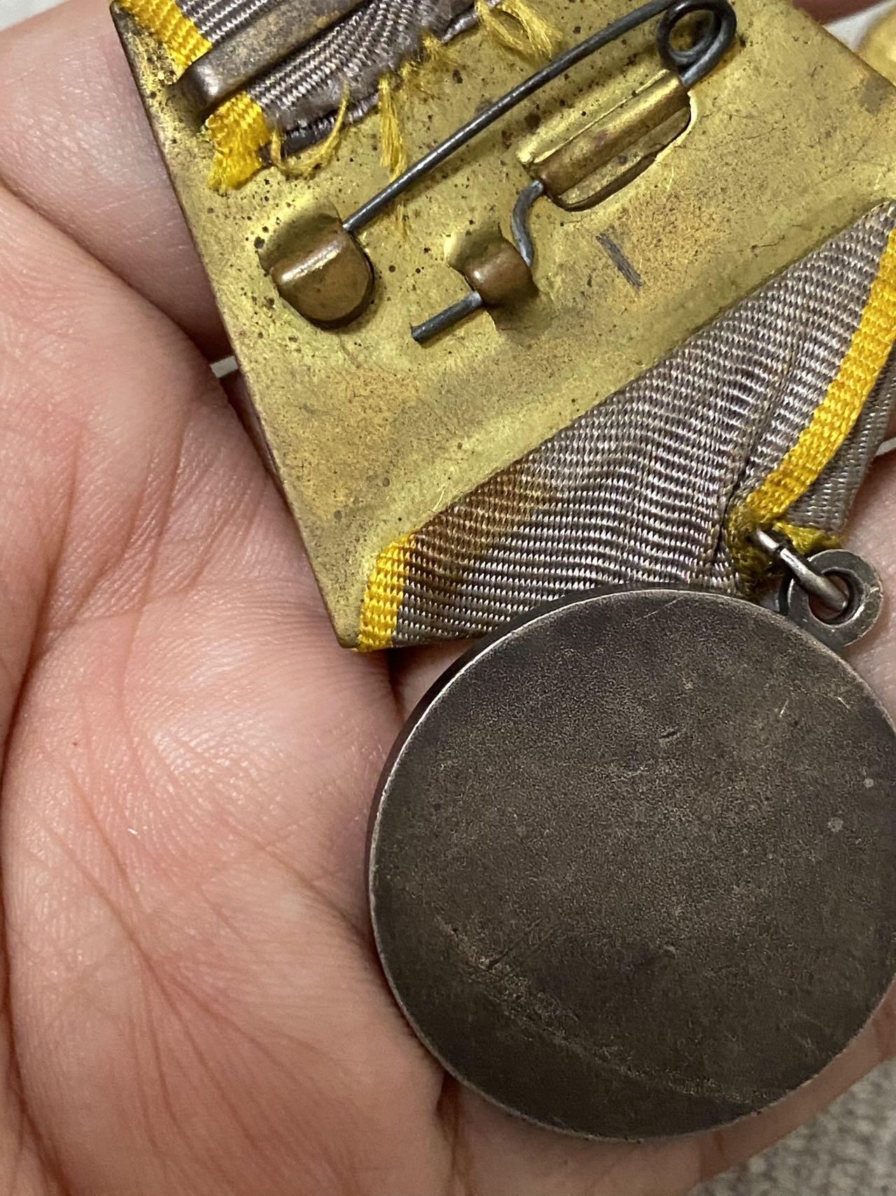 德国苏联勋章奖章年初拍卖 本次高价值物品较多 德因原因只上2-3图 具体的想要的请联系我要完整图。都经过讨论未标明则全部是原品，保真 放心拍。3月4日晚上九点结束在麦稀奇 找不到的加我qq或者微信都是184277308备注苏章拍卖。