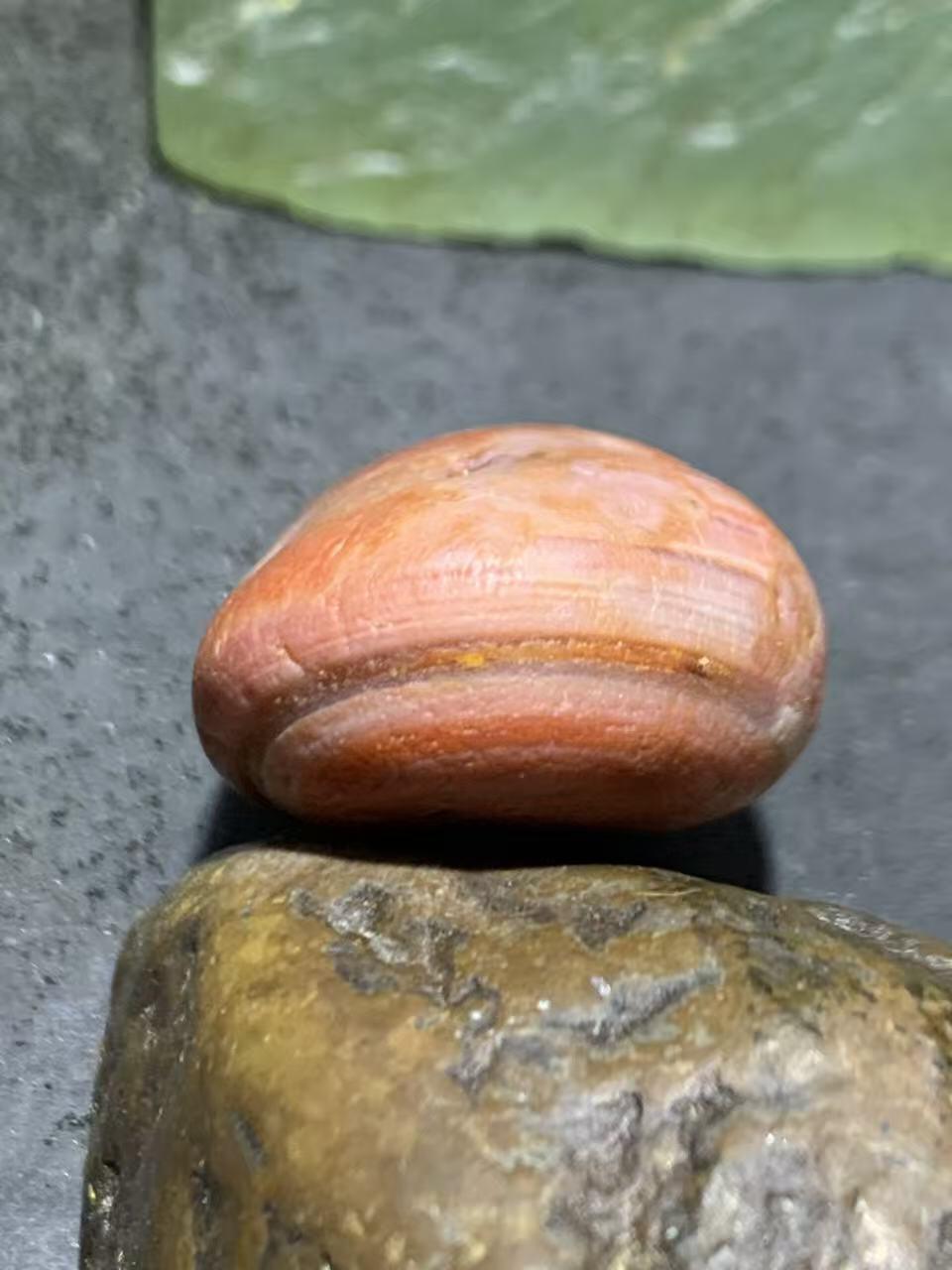 精美川料红白水冲籽南红玛瑙原石一颗