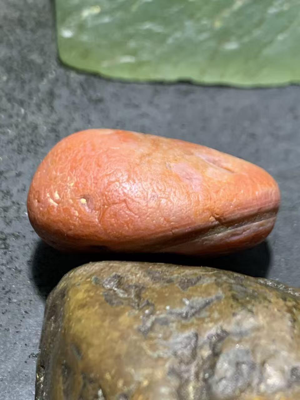 精美川料红白水冲籽南红玛瑙原石一颗