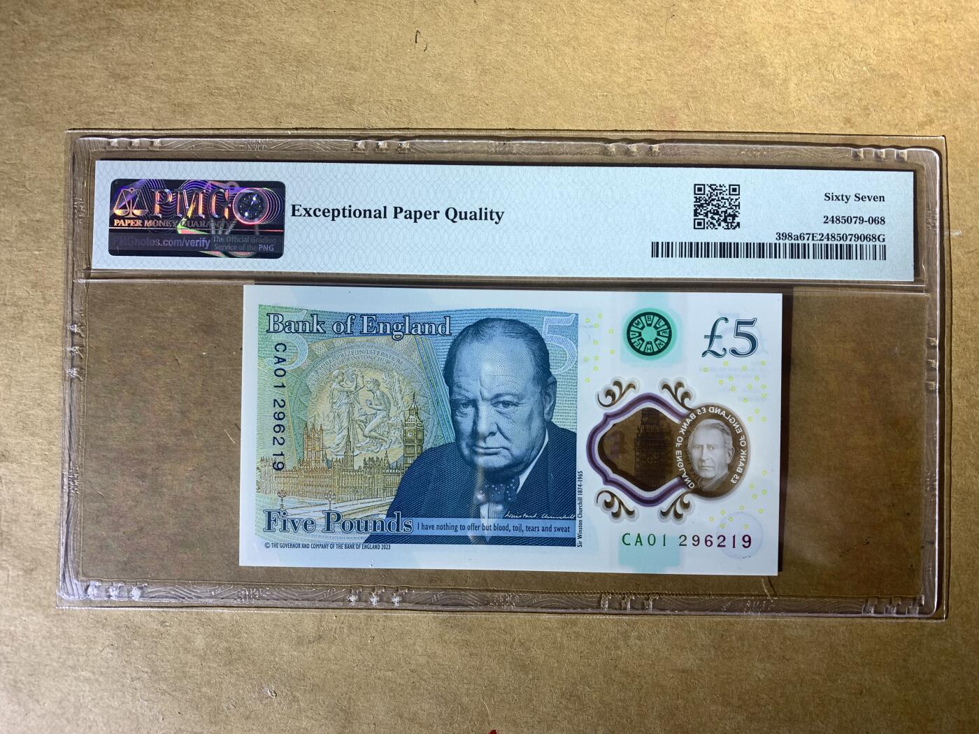 【礼羽收藏】🌏世界钱币拍卖127期 【CA01 296219】全新UNC 2024年英国查尔斯5镑塑料钞 CA01 首发冠 无3457尾19 朦胧号 PMG67 高分靓号