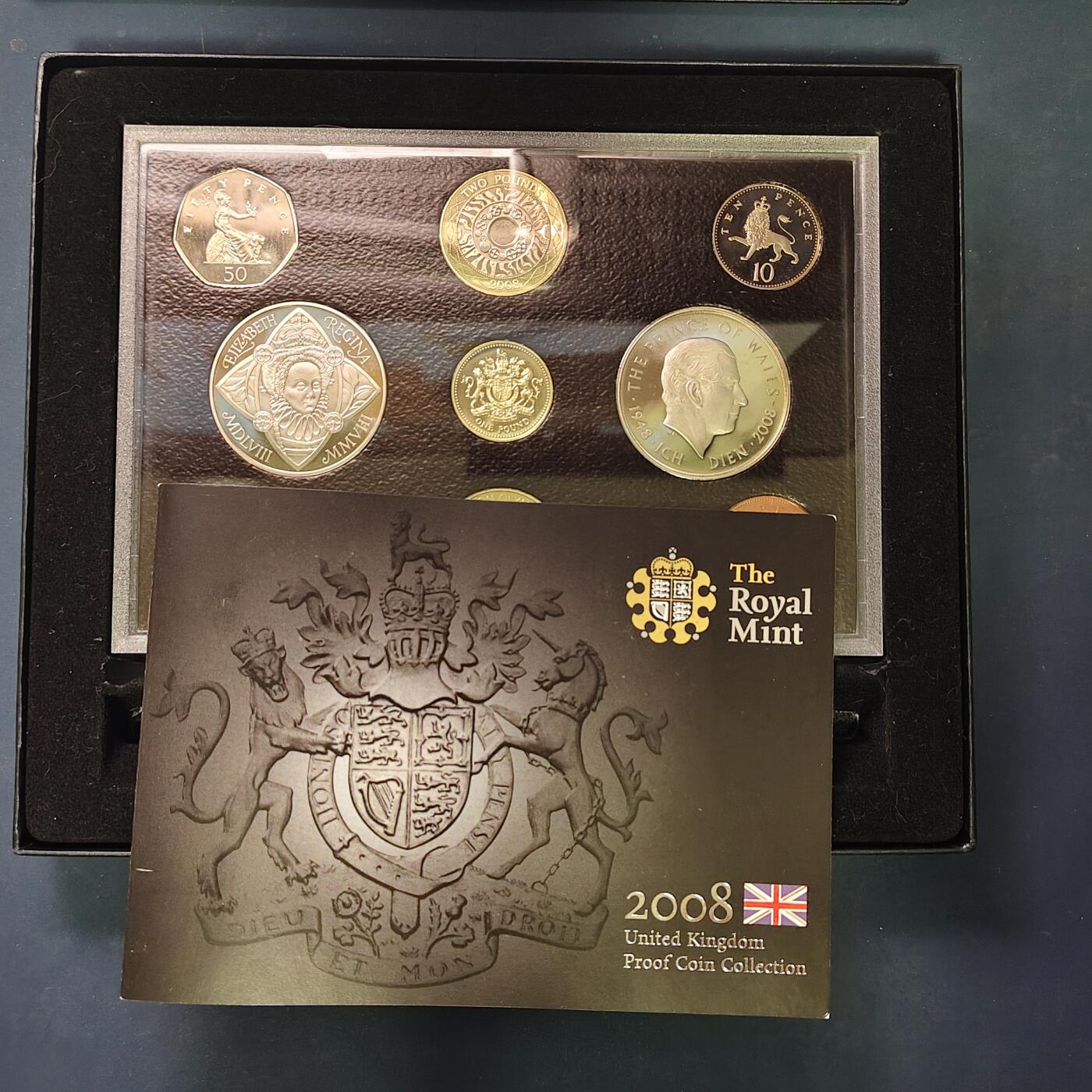 【全场包邮】纯粹捡漏拍507场-持续更新中 英国2008年王室标志末版11枚官方精制套币-盒证全-含5镑伊丽莎白一世+5镑查尔斯大寿+2镑伦敦奥运会百年精制纪念币
