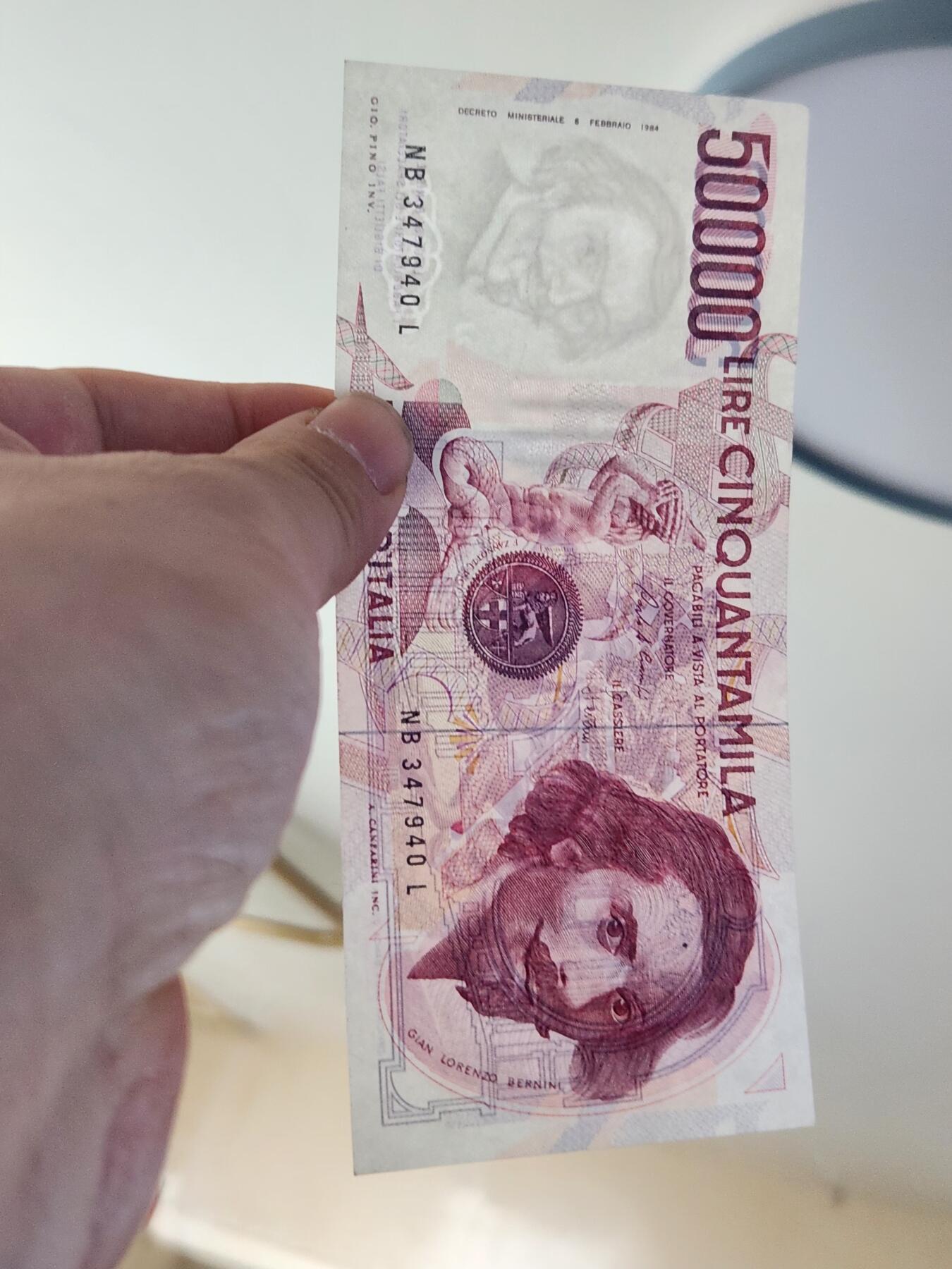 2月26号晚上8点 外国纸币自动截拍第31场 意大利50000里拉 米开朗其罗像 1984年 AU近新