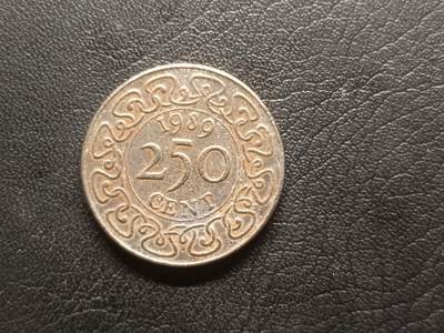 荟藏特别场次第三期——“社长的钢蹦堆” - 苏里南1989年250分（2.5盾），少见品种