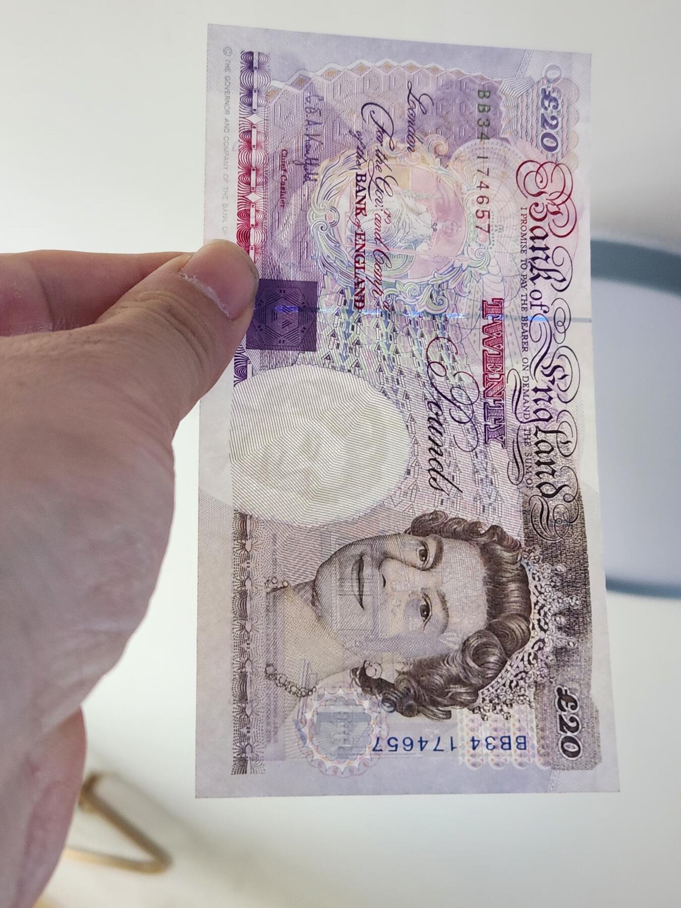 2月27号晚上8点 外国纸币自动截拍第32场 英国20新品