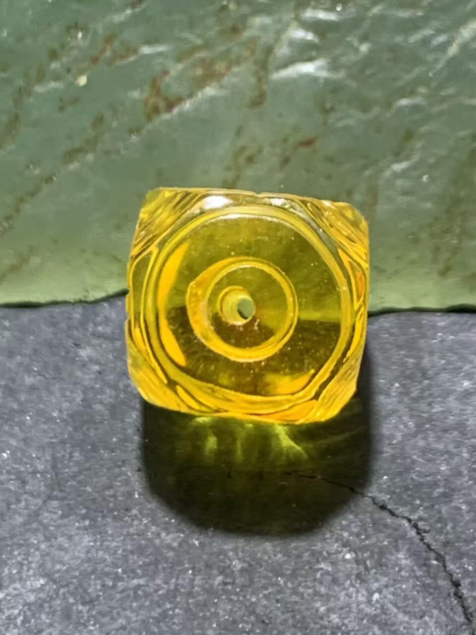 天然乌克兰蜜蜡唐八棱桶珠一个！