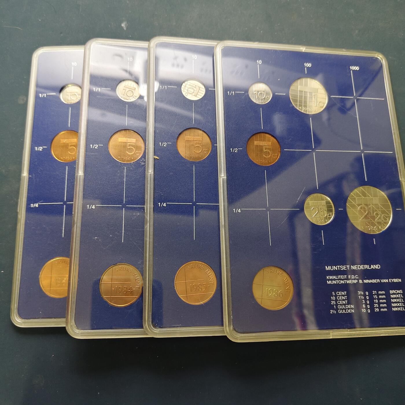 【全场包邮】纯粹捡漏拍506场-持续更新中 荷兰1983-1986年官方封装套币4套