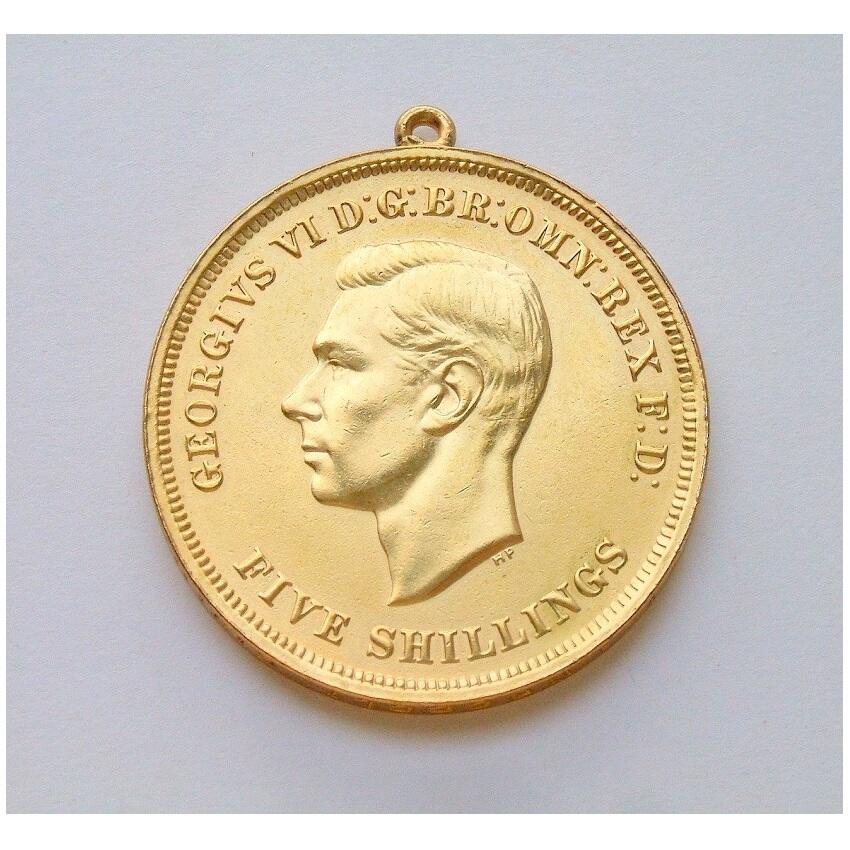 纯手工 英国1951年 乔治六世屠龙马剑 镀金高浮雕精制币章吊坠 40MM