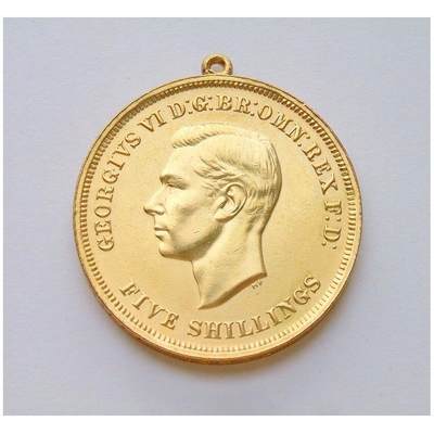 纯手工 英国1951年 乔治六世屠龙马剑 镀金高浮雕精制币章吊坠 40MM 纯手工 英国1951年 乔治六世屠龙马剑 镀金高浮雕精制币章吊坠 40MM
