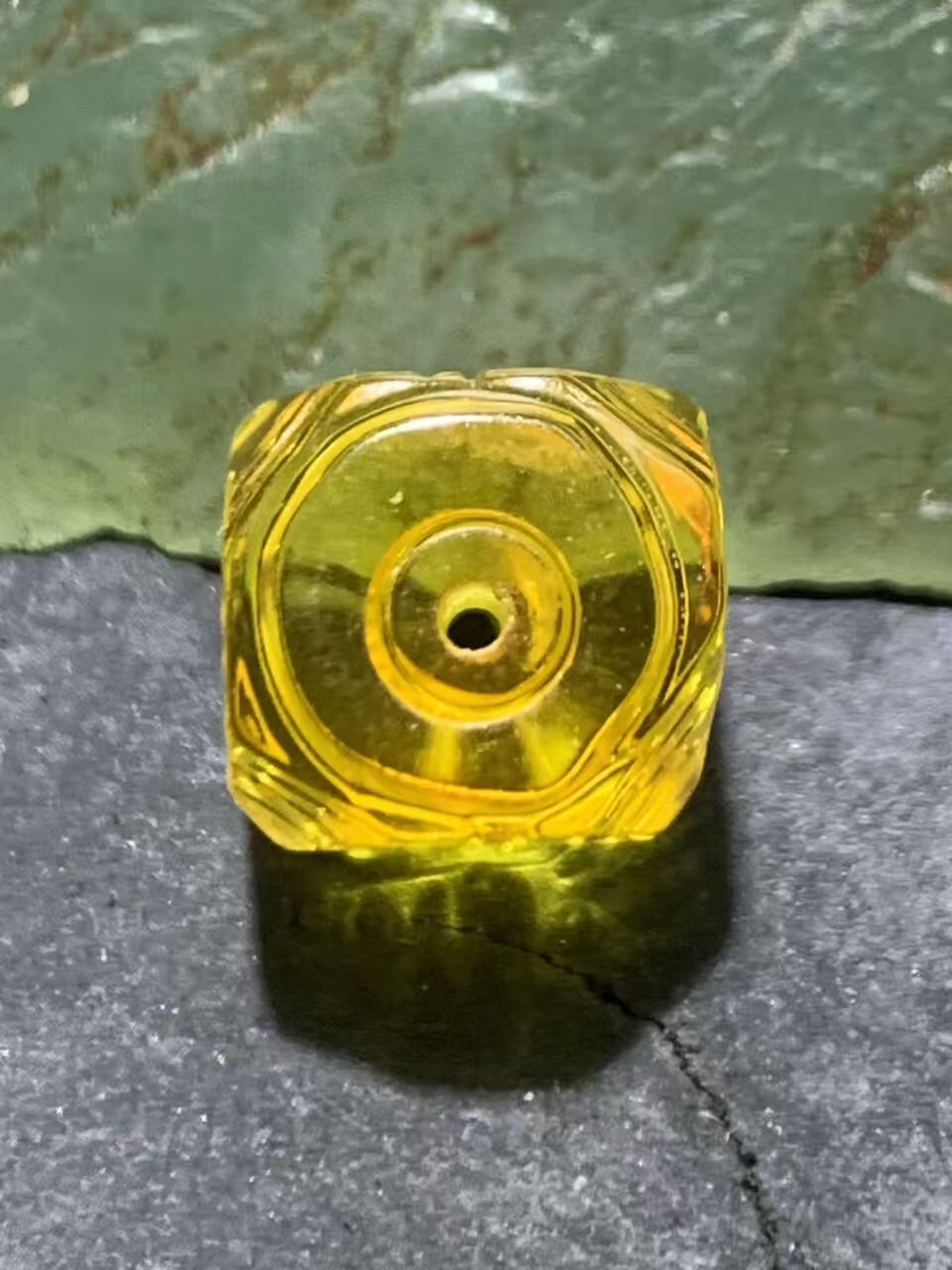 天然乌克兰蜜蜡唐八棱桶珠一个！