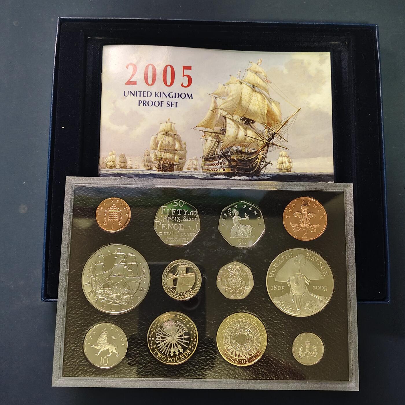【全场包邮】纯粹捡漏拍507场-持续更新中 英国2005年官方精制套币-盒证全-含5镑纳尔逊+5镑海战+2镑火药阴谋+1镑梅奈桥+50便士萨缪尔约翰逊词典精制纪念币
