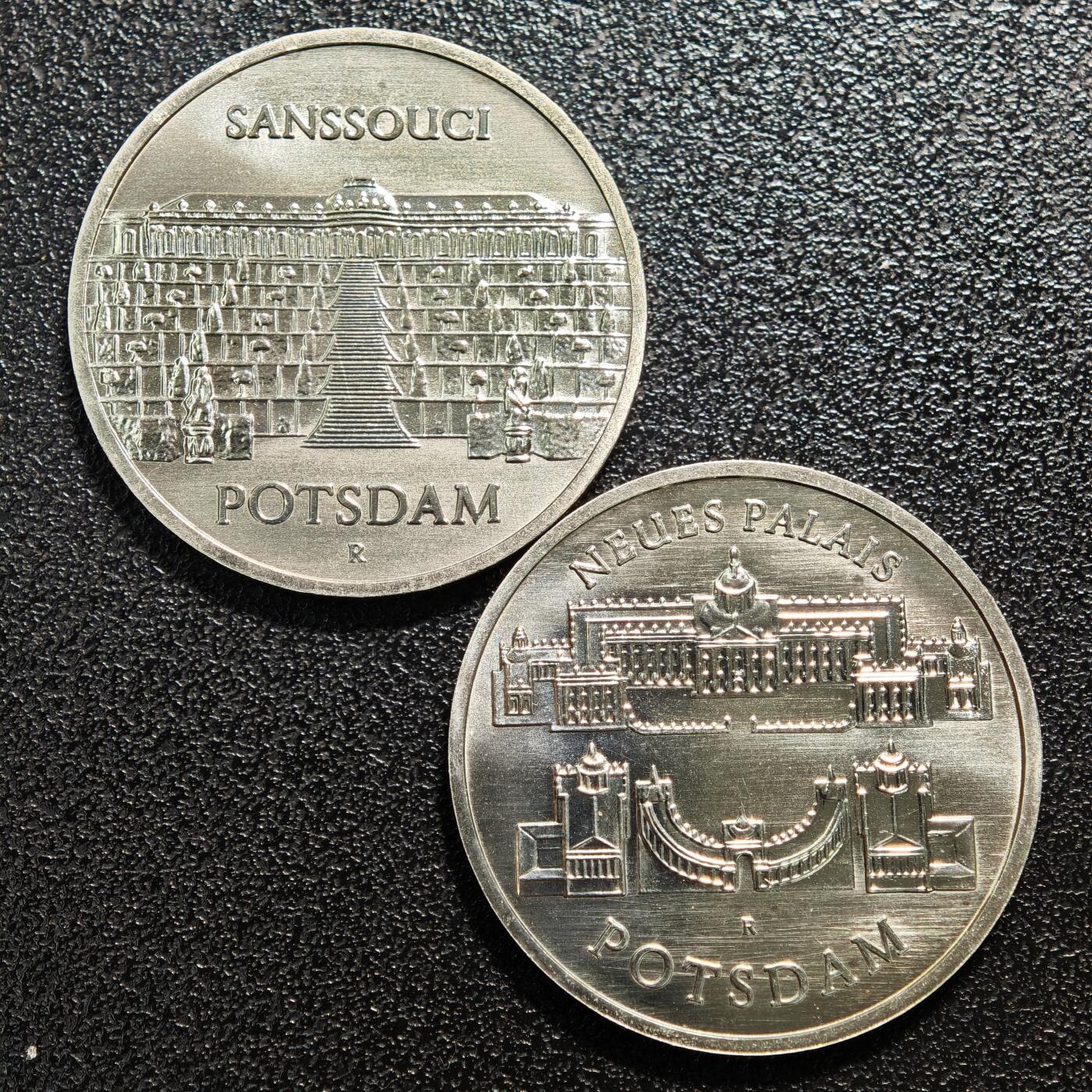 【德藏】世界币章拍卖第167期（拍品征集中~欢迎藏友联系） 2枚一组 1986年 东德腓特烈大帝无忧宫5马克纪念镍币 及 1986年 东德腓特烈大帝新宫殿5马克纪念镍币