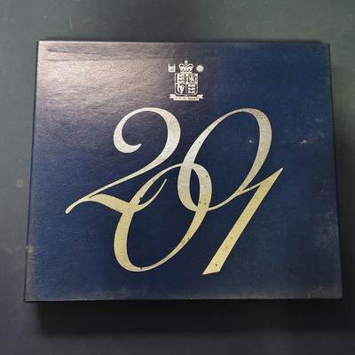 【全场包邮】纯粹捡漏拍507场-持续更新中 - 英国2001年官方精制套币-盒证全-含5镑维多利亚时代+2镑马可尼电报+2镑机械时代+凯尔特十字1镑精制纪念币