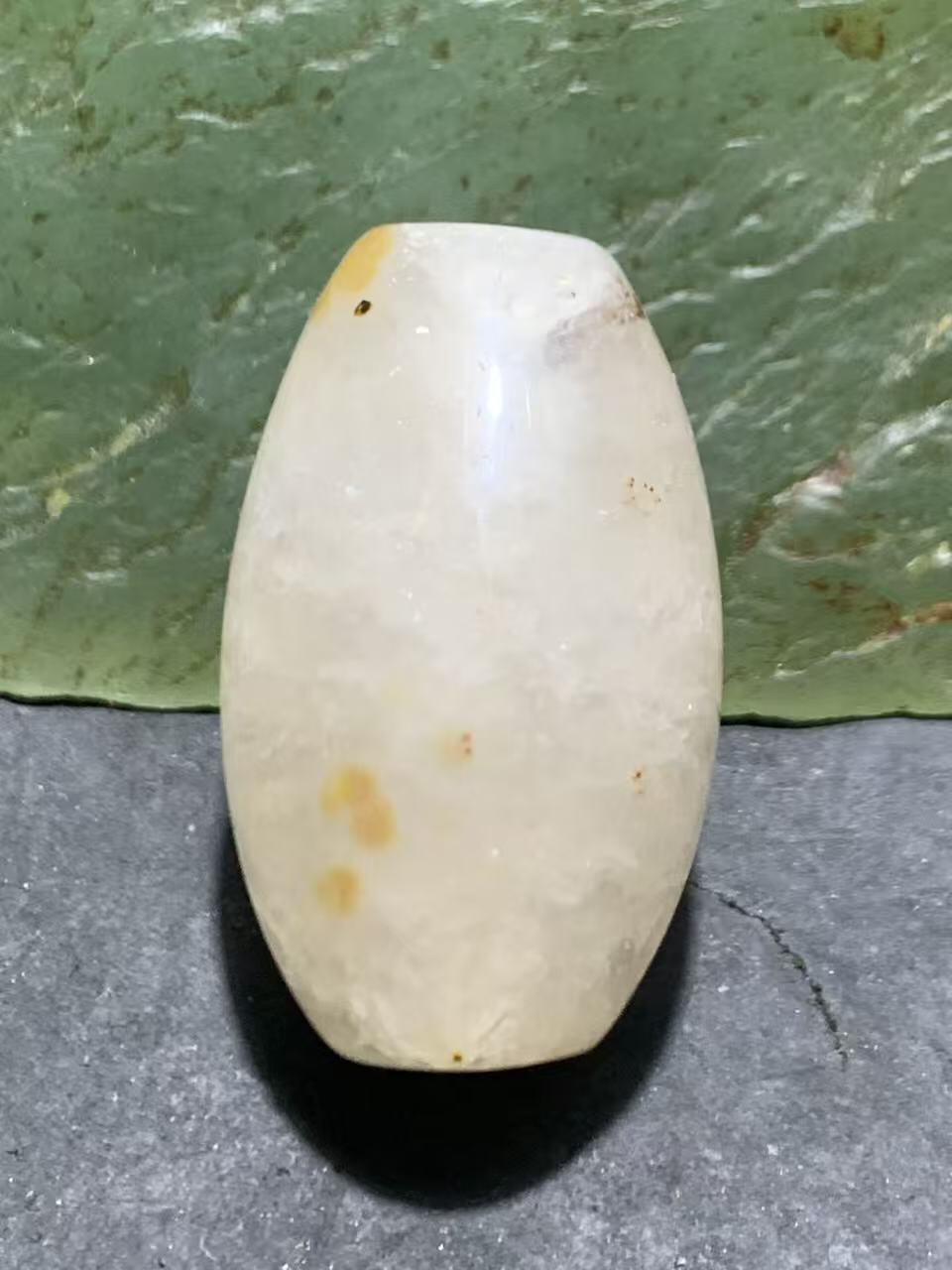 精美满冰飘战国红玛瑙随形勒子一颗！