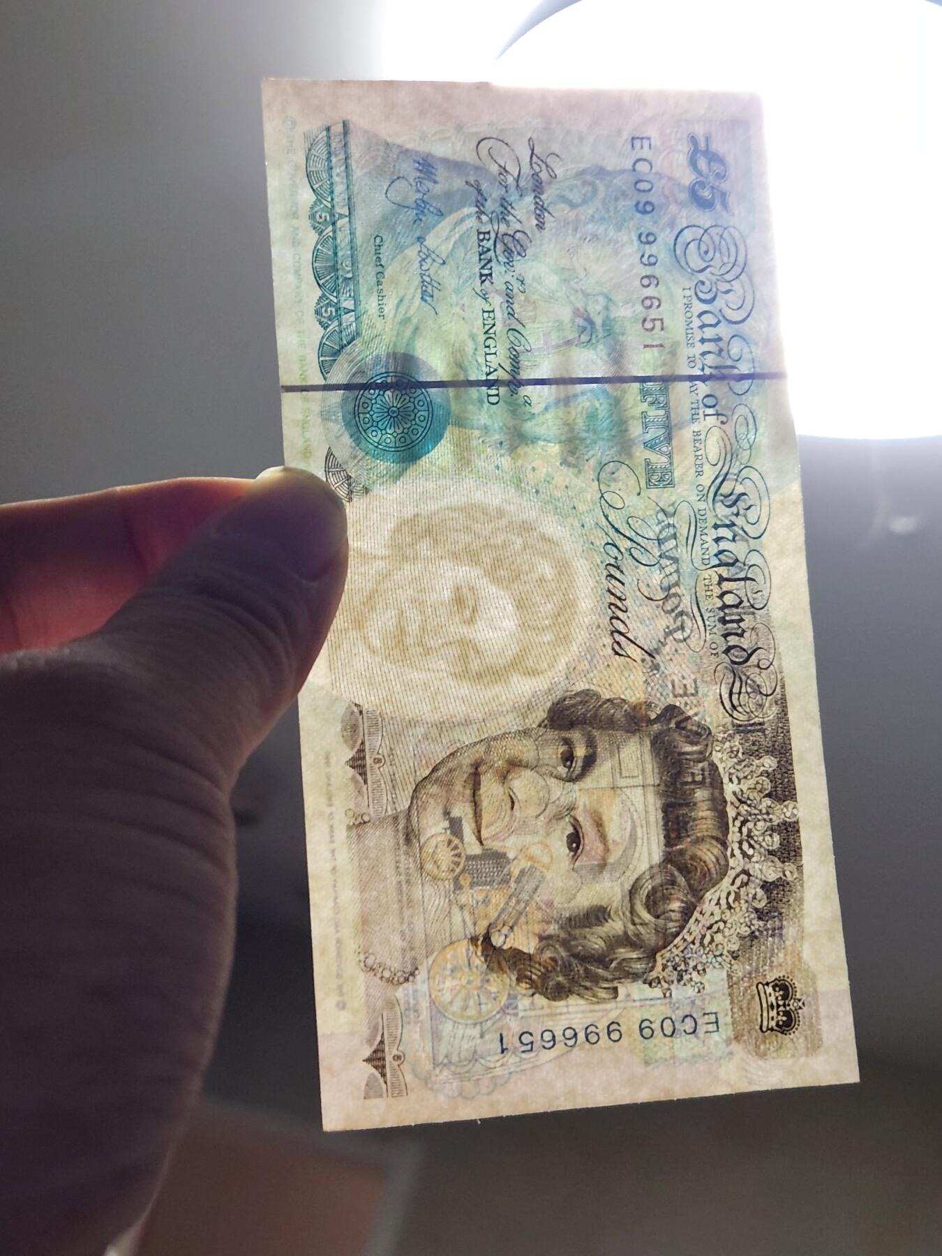 2月26号晚上8点 外国纸币自动截拍第31场 英国E序列初版皇冠版5镑纸币1990年版，火车之父史蒂芬孙稀少签名