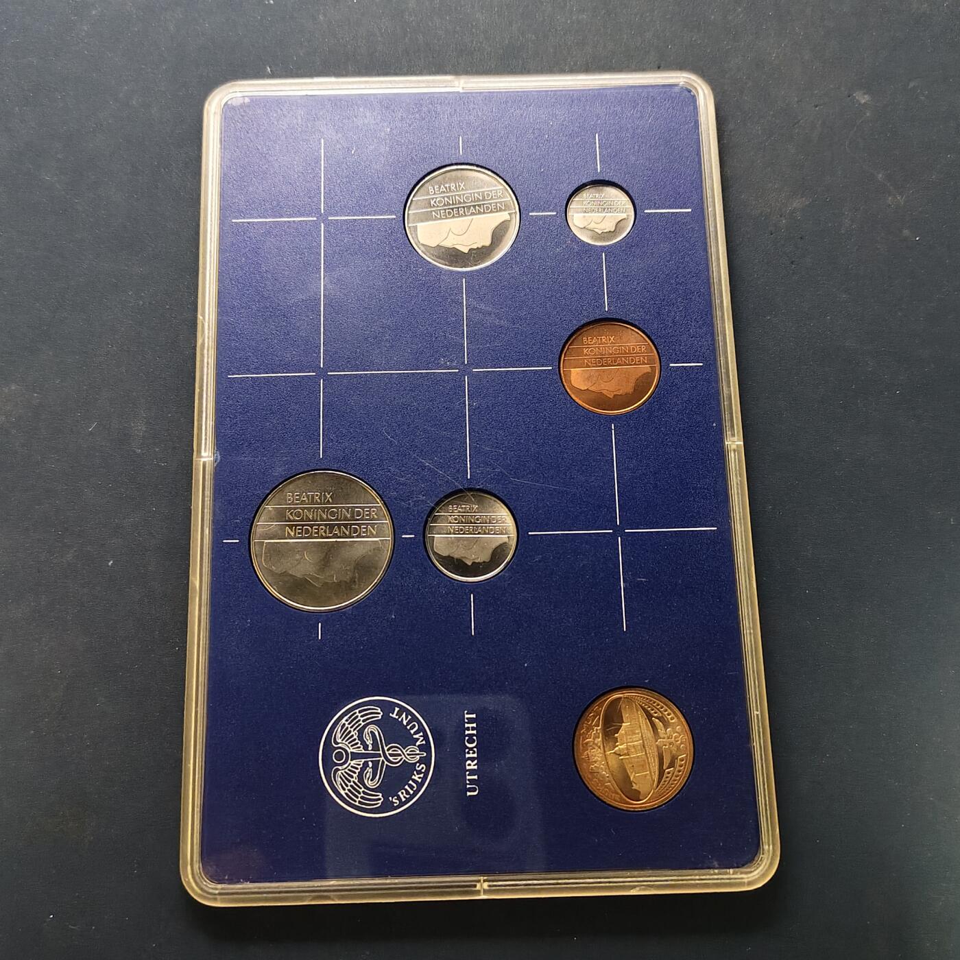 【全场包邮】纯粹捡漏拍506场-持续更新中 荷兰1983-1986年官方封装套币4套