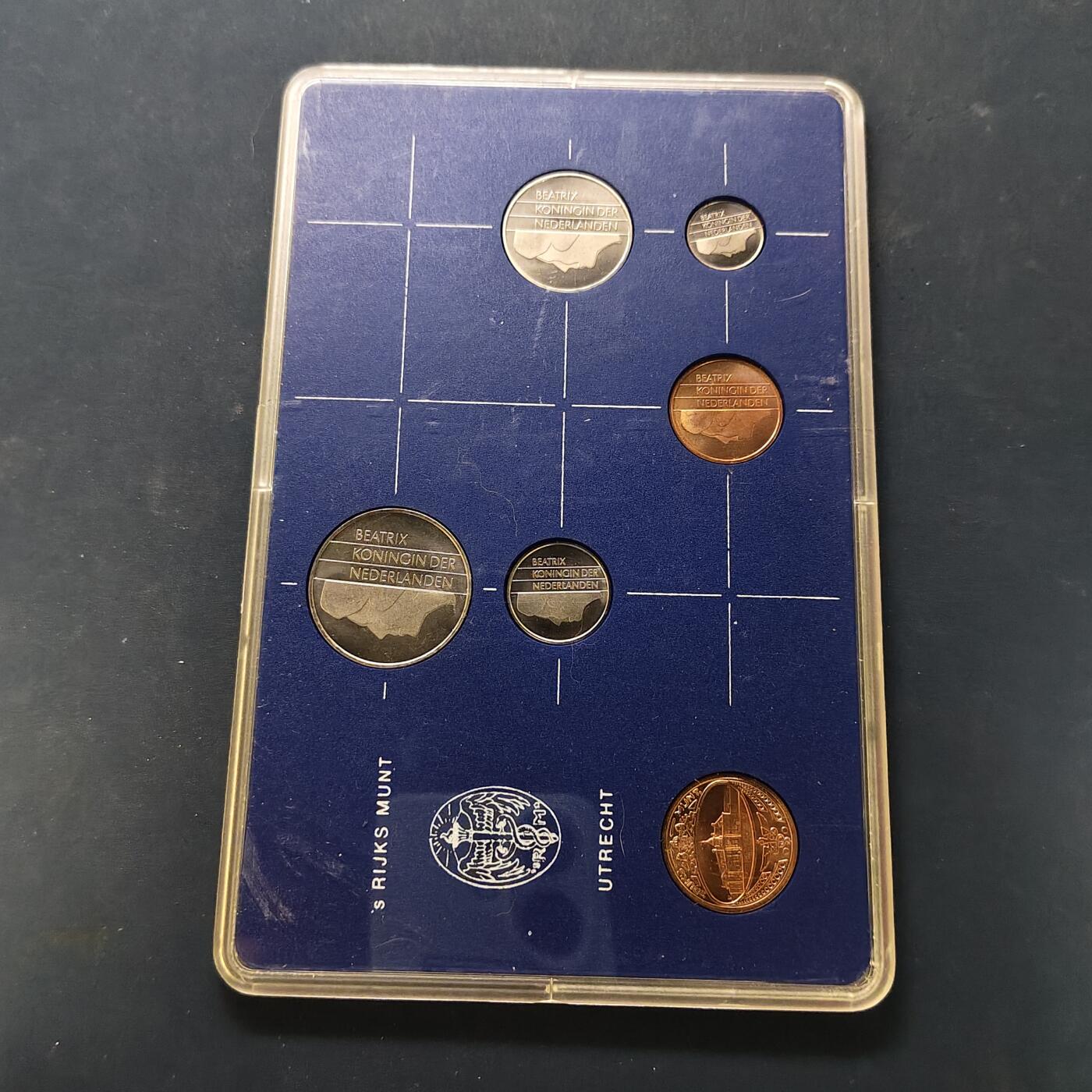 【全场包邮】纯粹捡漏拍506场-持续更新中 荷兰1983-1986年官方封装套币4套