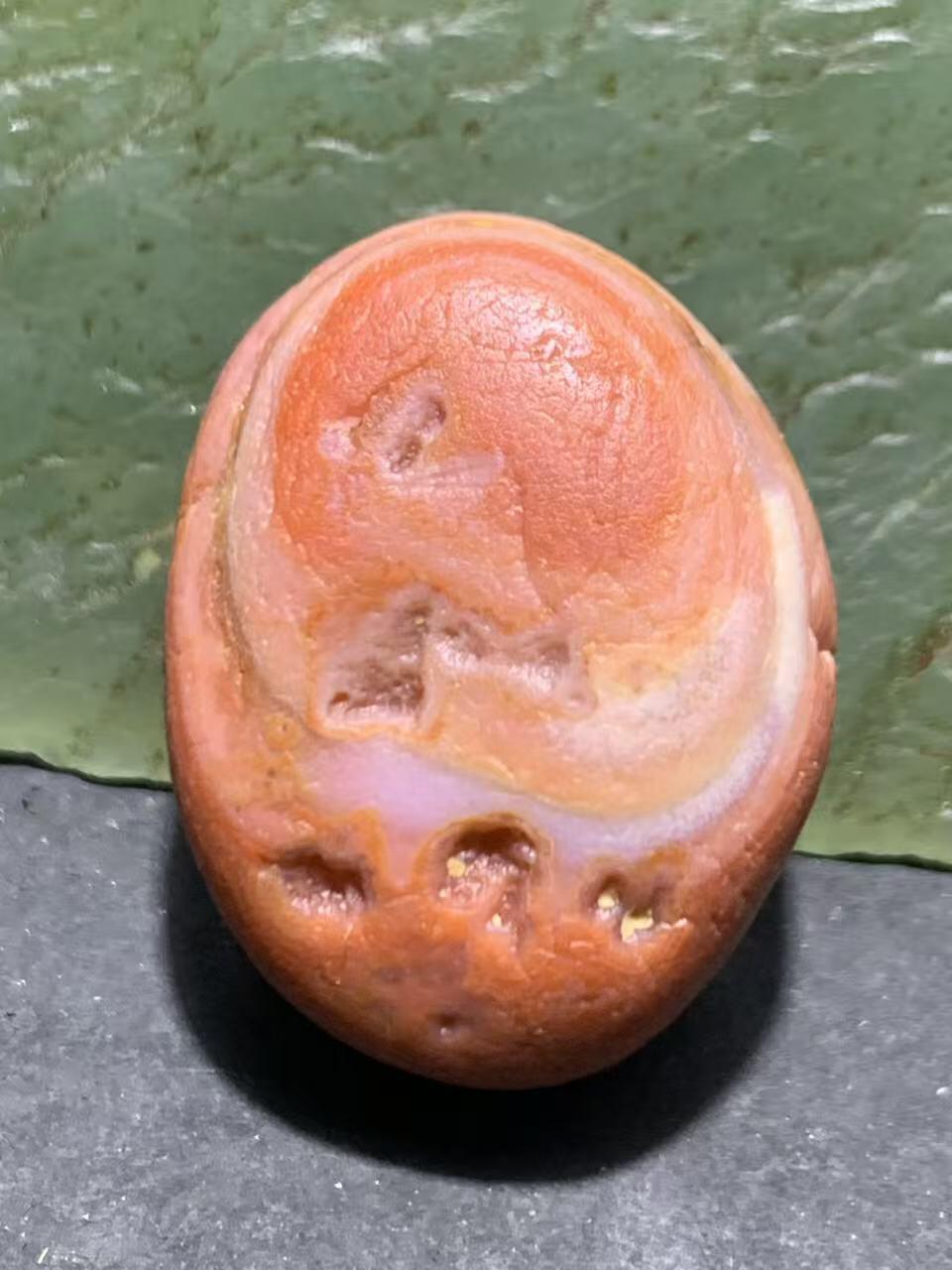 精美川料红白水冲籽南红玛瑙原石一颗