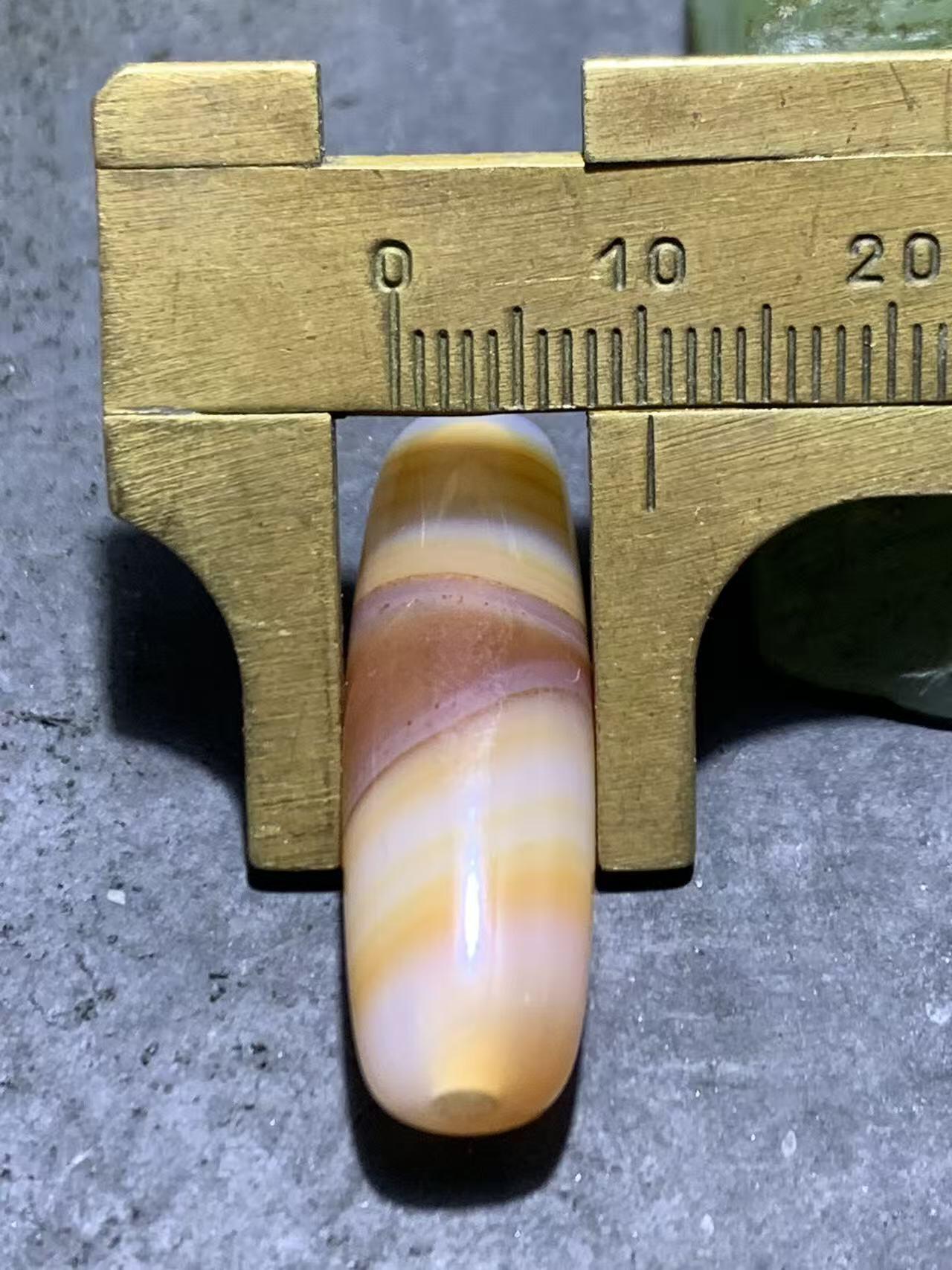 高玉化千层纹巴西玛瑙随形通货桶珠一个，，。