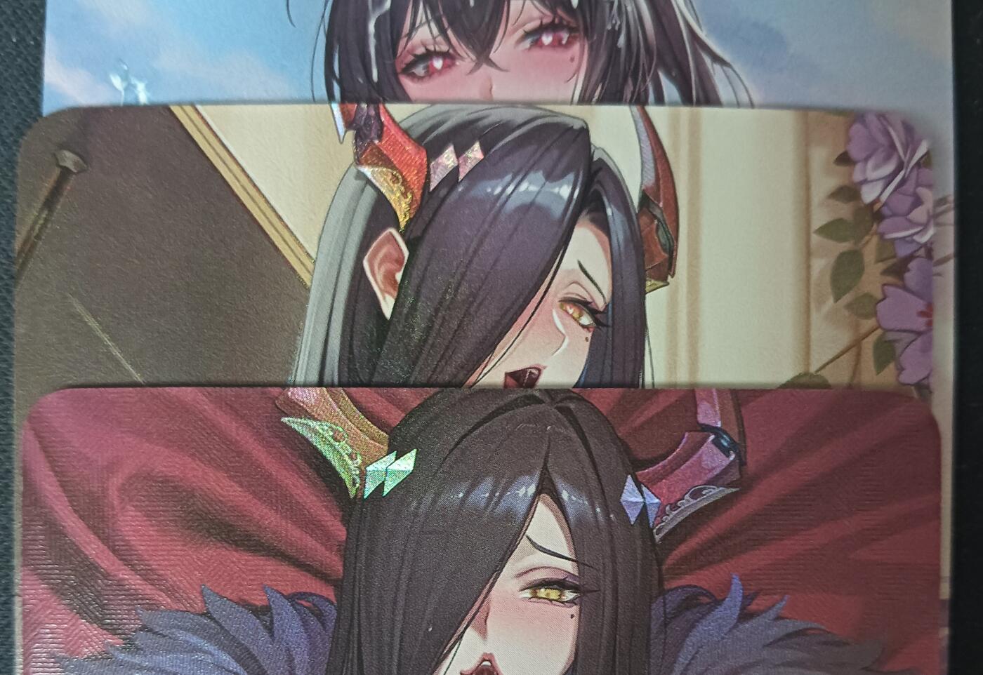 花开卡拍第61期（3月7号周六截拍，品控勿拍!!!拍品不寄存，运费5元（新疆需补运费差价或顺丰到付），自制卡难免瑕疵，可能存在轻微撞角爆边等出厂瑕疵，品控介意勿拍！） 墨卡文创 枕边  3张艺术卡 彩闪