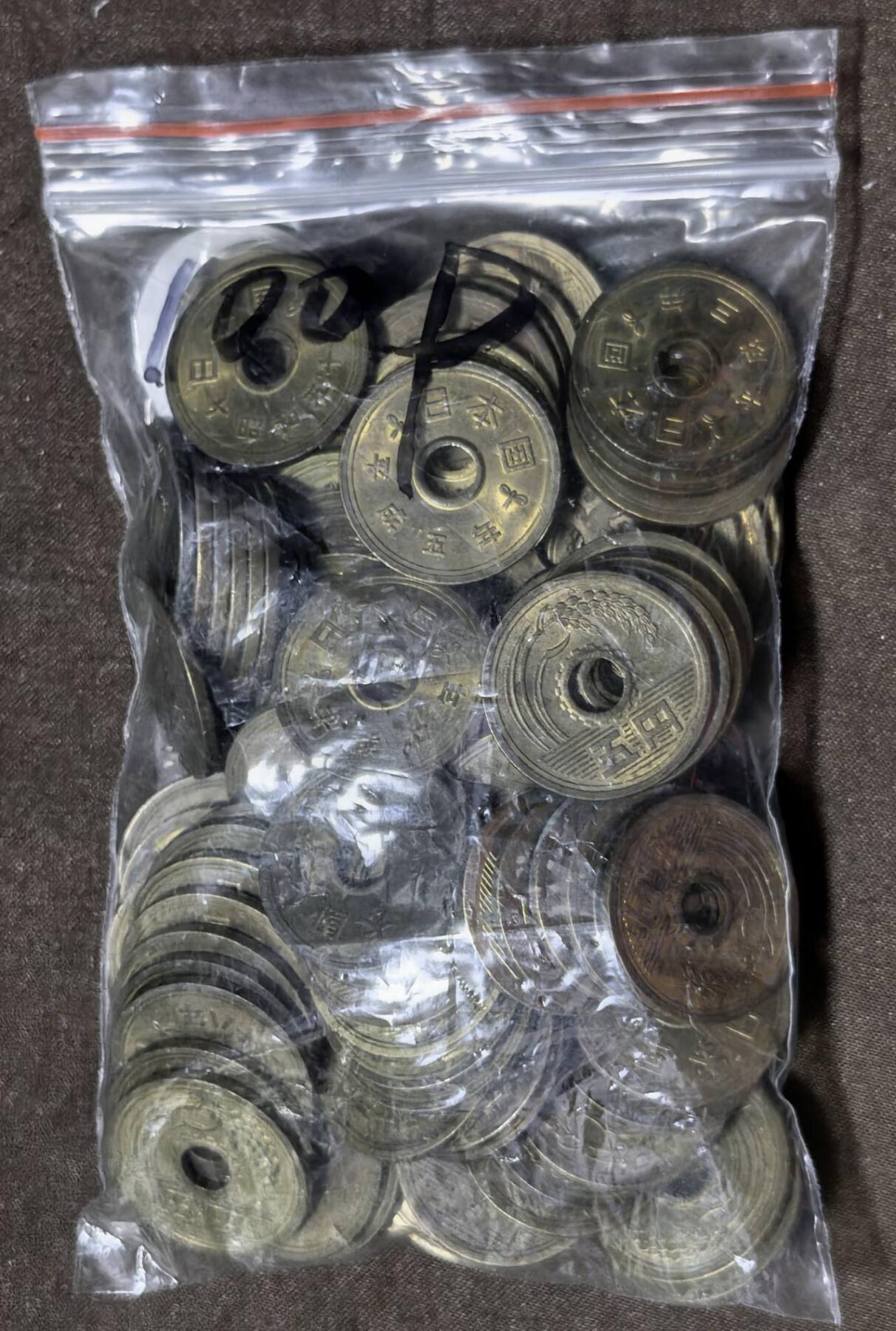 北京马甸外国币专卖第148期，外国币，中国早期纪念币专场，陆续上拍，欢迎关注 日本5元100枚，流通品